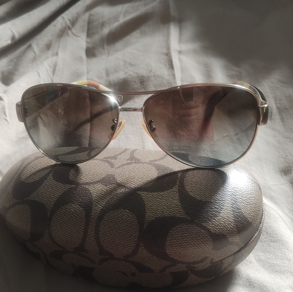 Coach sunglasses - Picture 2 of 3